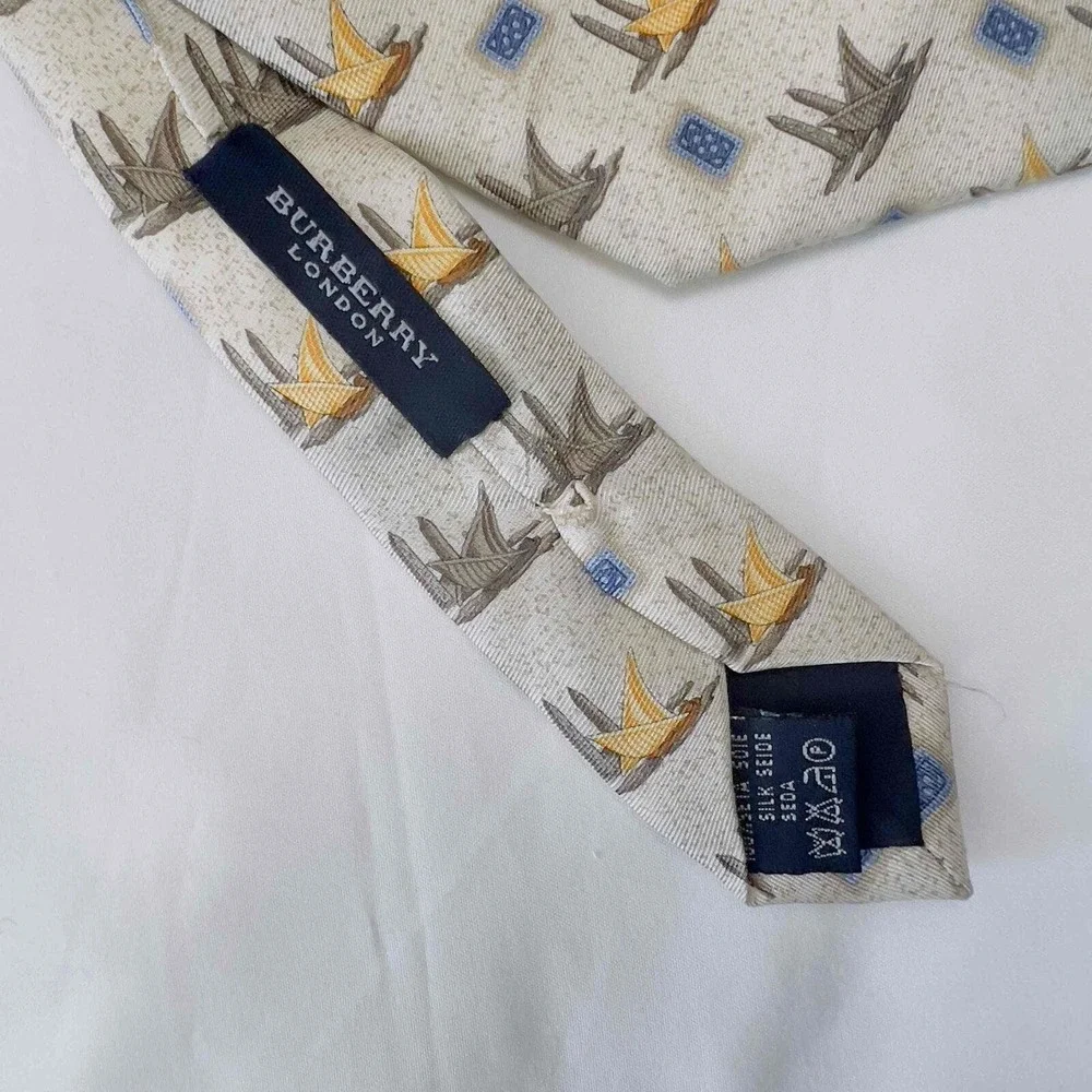 Burberry Size M Tie‎ Silk Sailboats Printed Pattern Multicolor 3.5